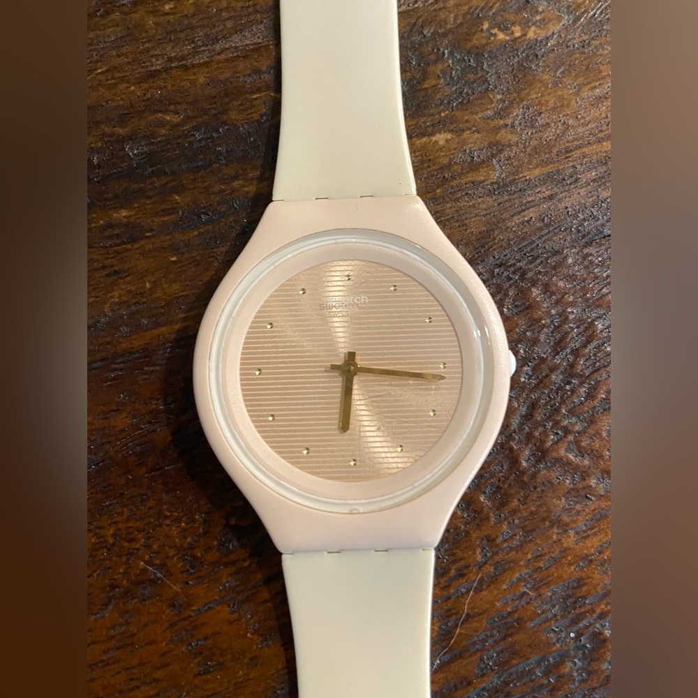 🎄Set! Swatch Skinskin Pink Dial Ladies Watch with 2 vintage filigree earrings!